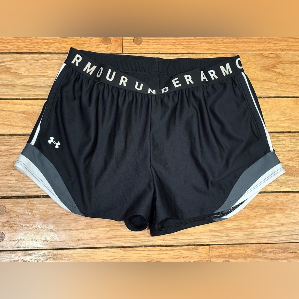 Under Armour Women's Black and Gray Athletic Running Shorts large